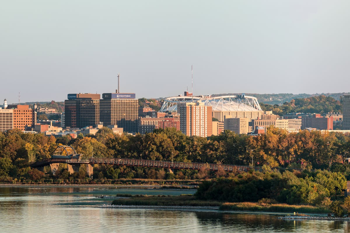 A city view of Syracuse from the water
