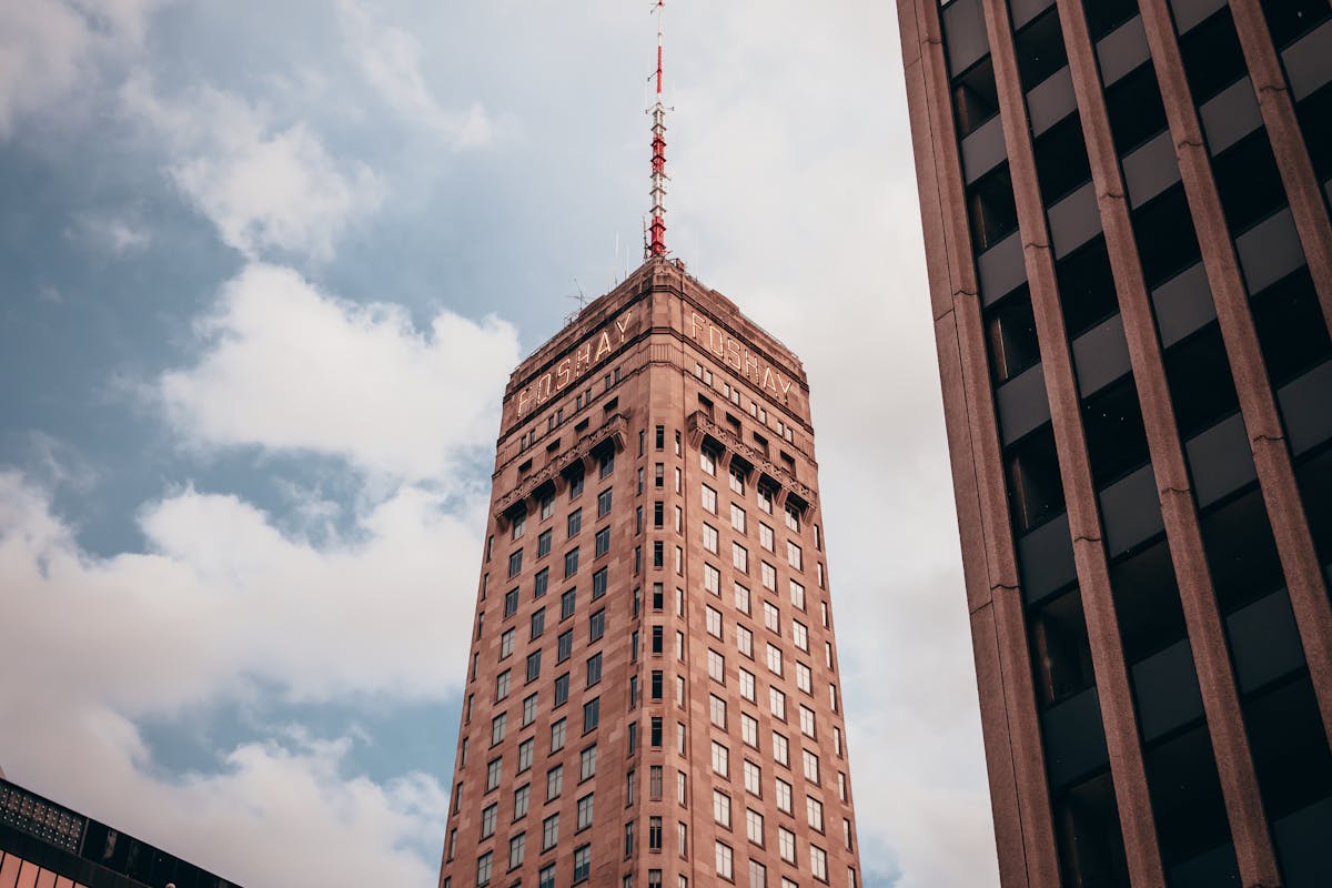 A building in Tulsa, Oklahoma towering in the sky